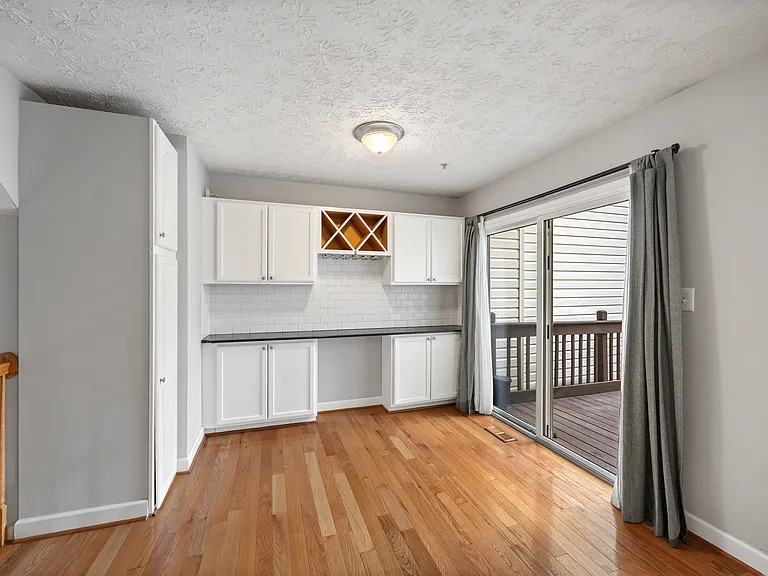2716 Mapleview Ct — Photo 6