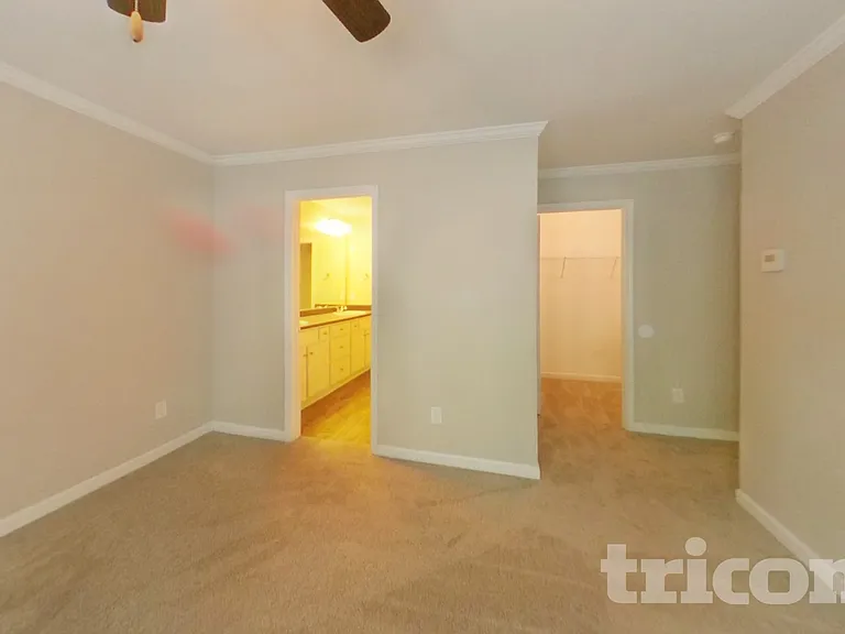 2300 Shady Dr — Photo 6