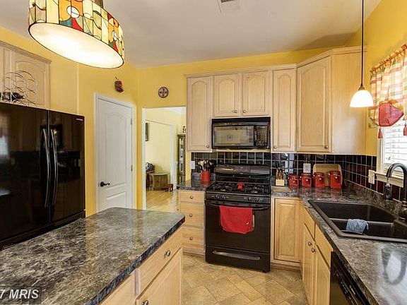 Kitchen - Amble Cabinetry