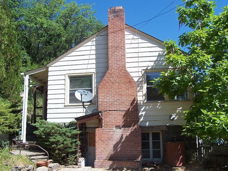 2nd image of 130 N Pine St