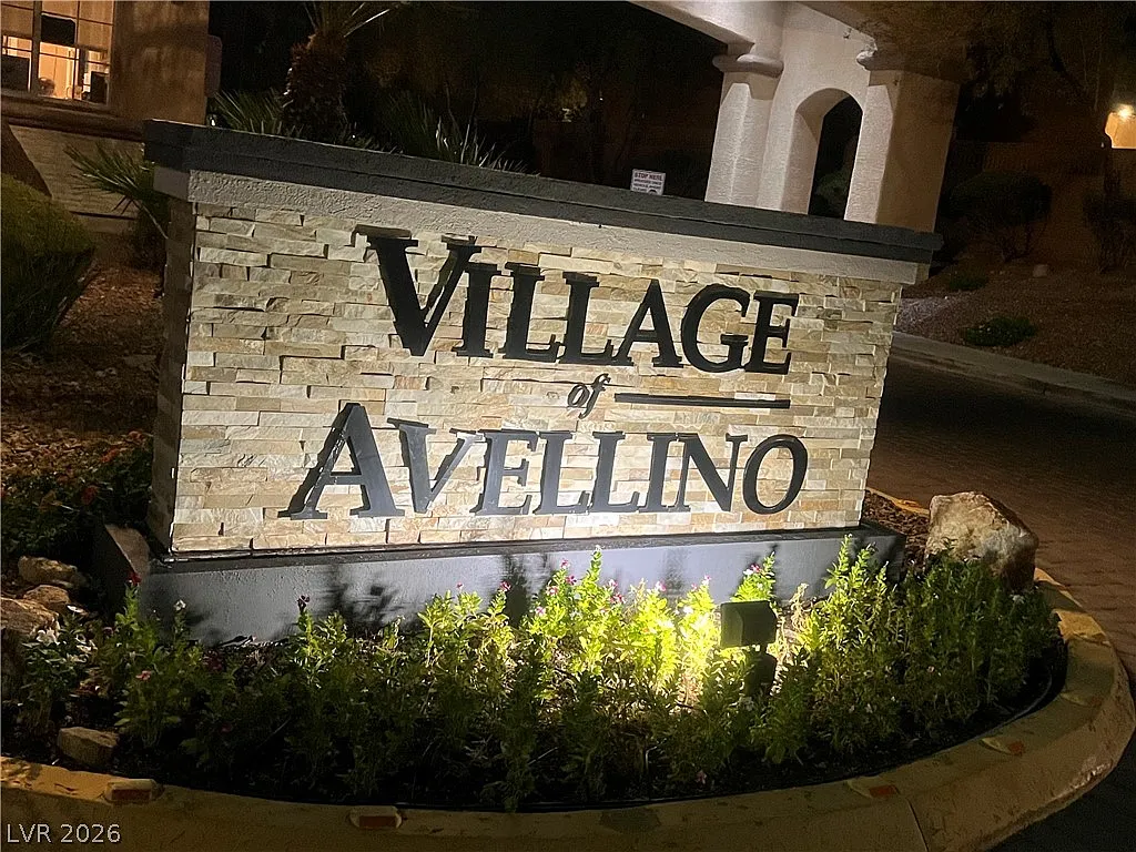 3 bed, 2.5 bath, 1390 sqft, $2,150 — Photo 1