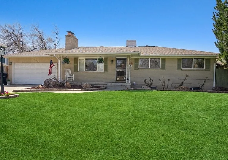 1736 E Tramway Dr — Photo 2