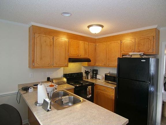 4th image of 1222 Cross Creek Cir APT W8