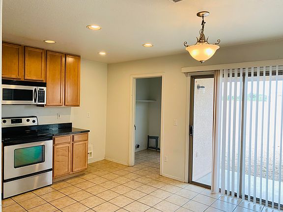 2nd image of 1020 S Bogle Ct