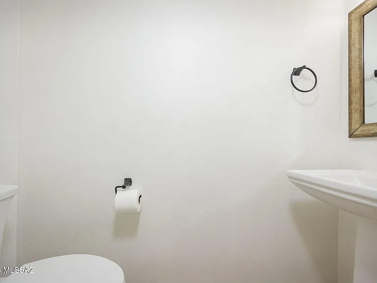 2284 W Paseo Cielo — Photo 22