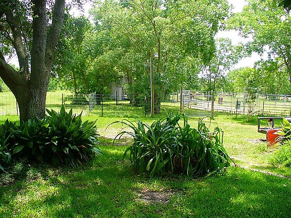 4th image of 1801 County Road 192