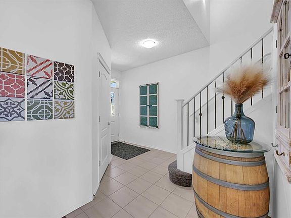 3rd image of 30 SW Cranarch Vw SE