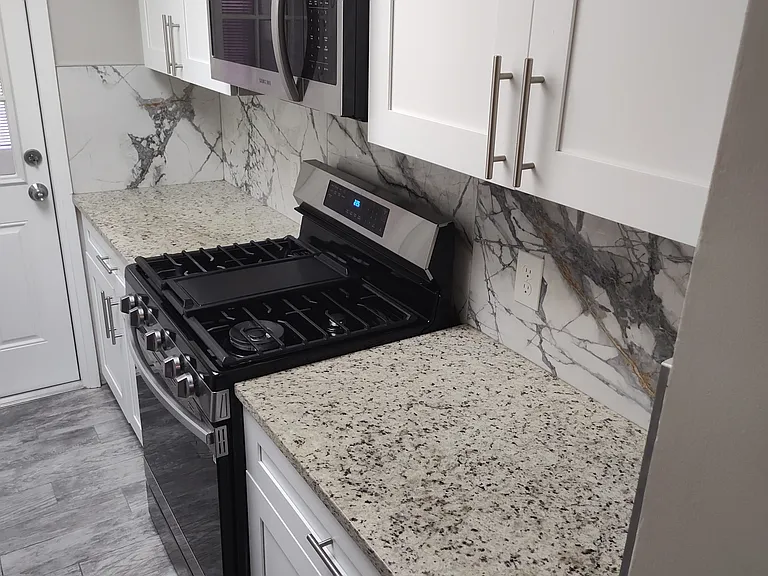 911 Washington Ave #218 — Photo 6