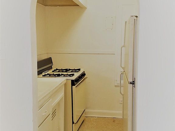 4th image of 152 Harrigan Ct APT 1