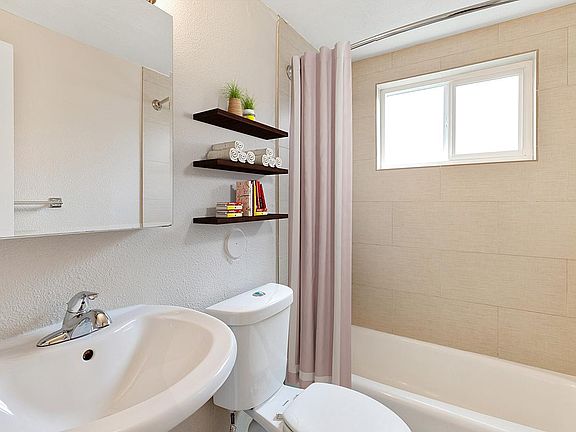 5th image of 664 S Lincoln St #2412843