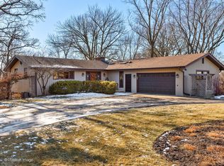 6 Acorn Dr, Hawthorn Woods, IL 60047