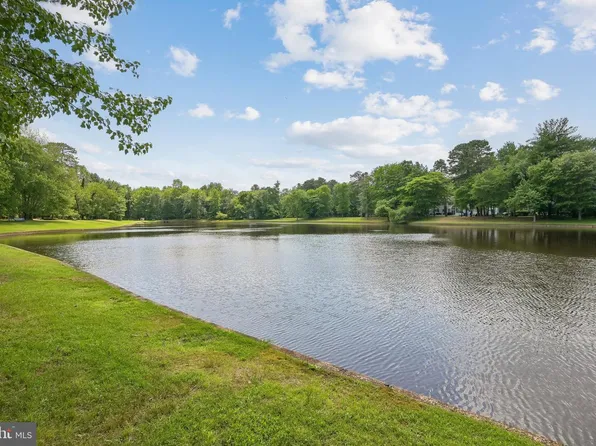 26 Friar Tuck Dr, Medford, NJ 08055