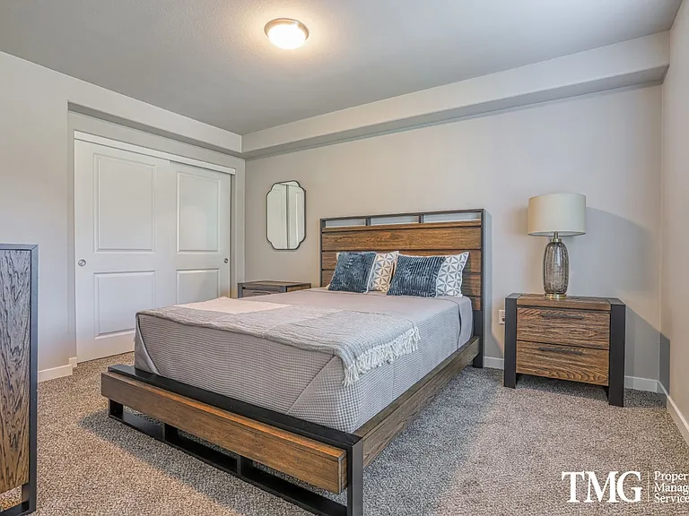 Waterford Terrace Apartments — Photo 17