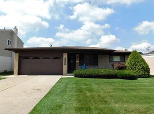 33763 Chatsworth Dr, Sterling Heights, MI 48312