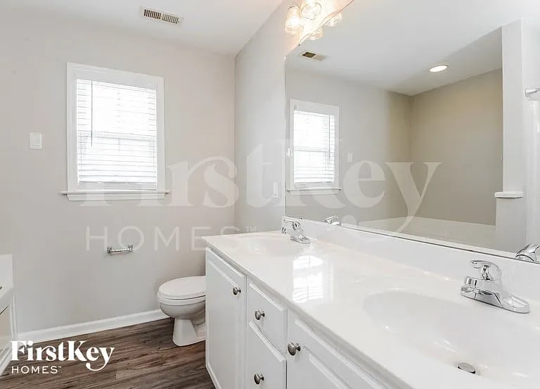 6698 Knob Hill Ct — Photo 10
