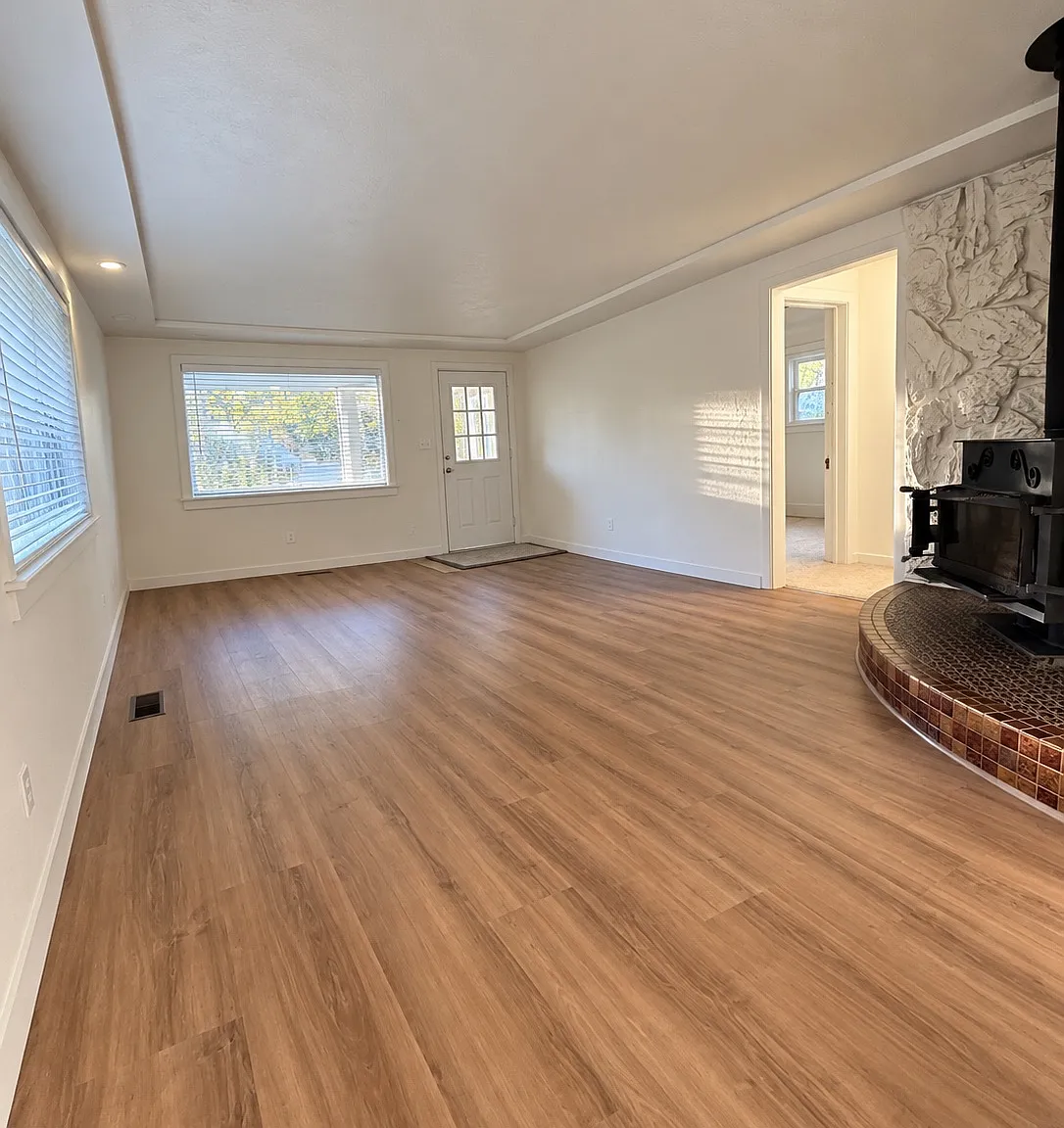 2 bed, 1306 sqft, $2,300 — Photo 4