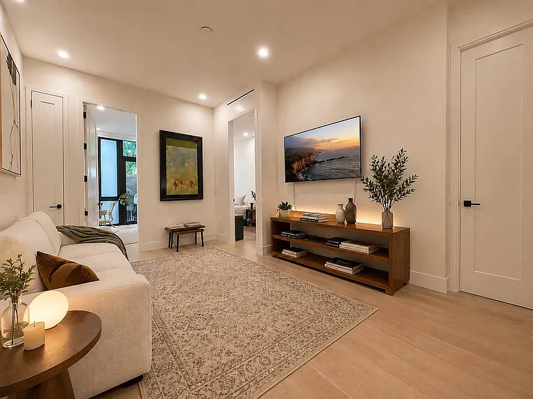 155 Smith St #1D — Photo 1