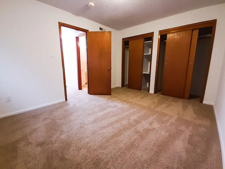 1021 Southpark Dr — Photo 12