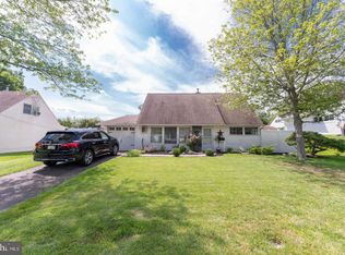 24 Half Turn Rd, Levittown, PA 19056
