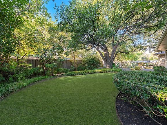 5th image of 6950 Midcrest Dr