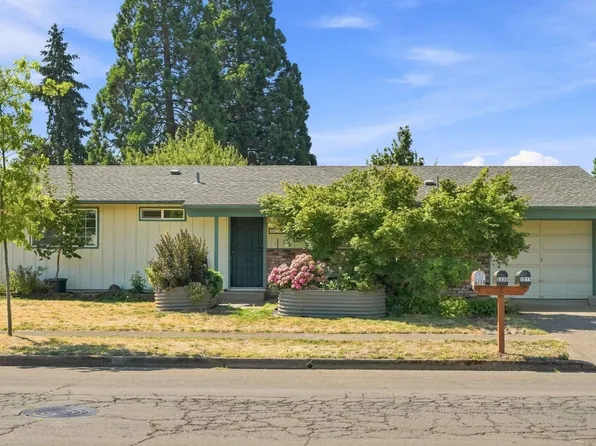 5229 F St, Springfield, OR 97478