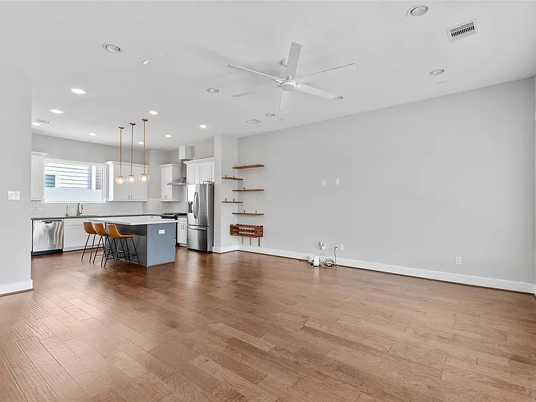 8320 Vista Bella Ln — Photo 9