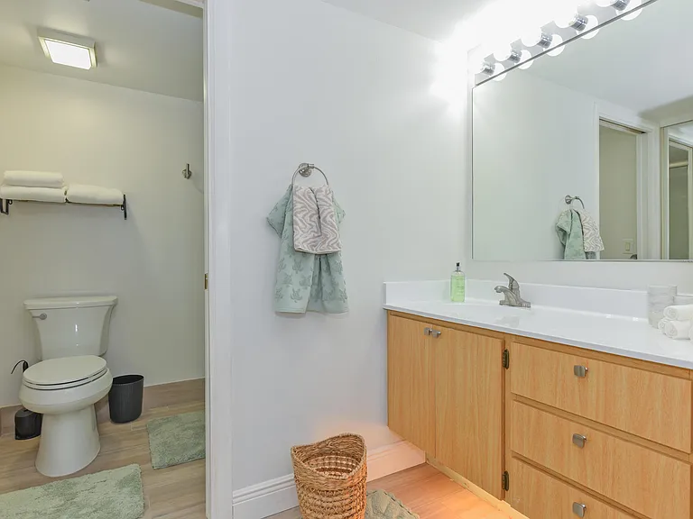 901 Seafarer Cir #302 — Photo 17