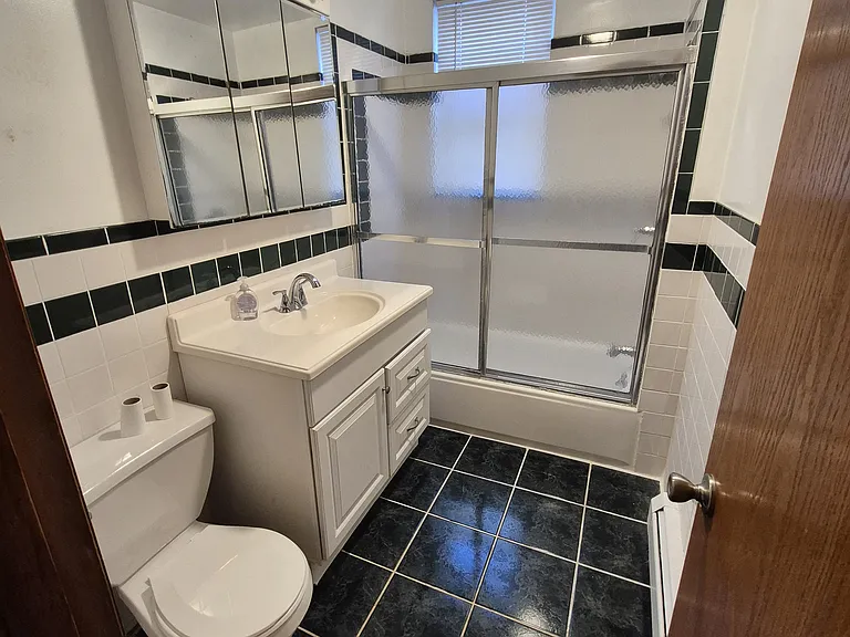 814 Pavonia Ave #2 — Photo 7