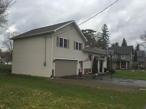 3rd image of 188 Bentley Ave