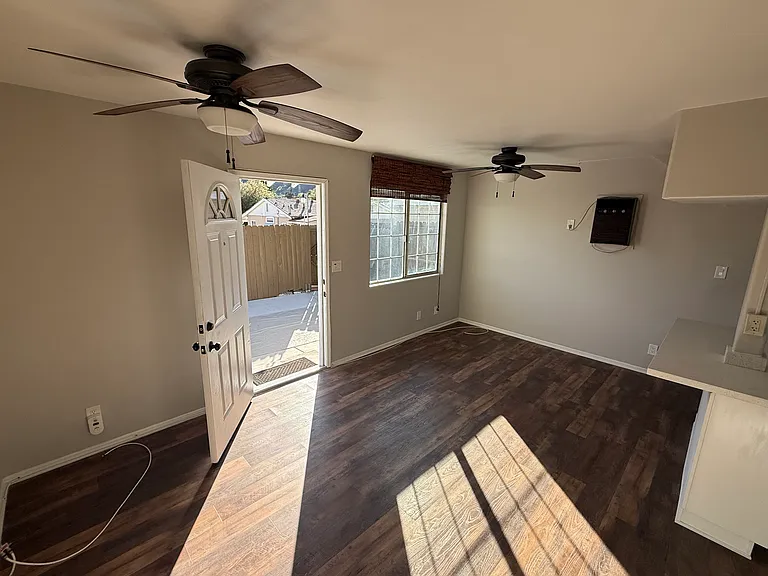 3225 Montrose Ave #A — Photo 9