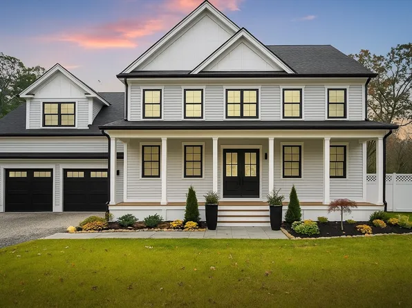 27 Woodcock Rd, Dartmouth, MA 02747