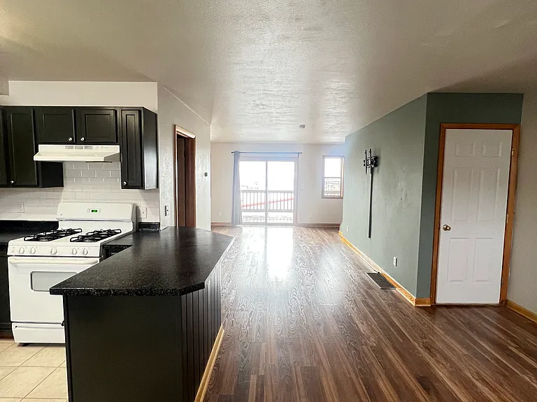 410 E Topaz Ave #B — Photo 2