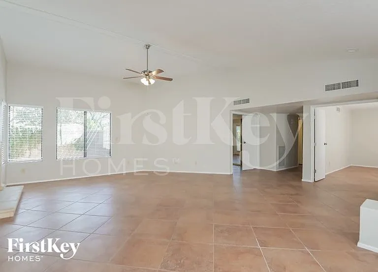 3240 N Hill Farm Dr — Photo 4
