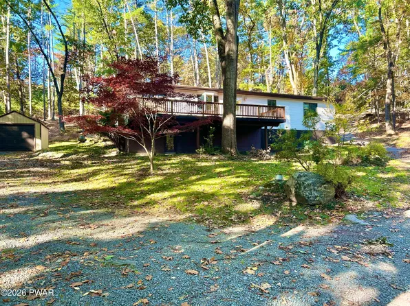 225 Bee Hollow Rd, Shohola, PA 18458