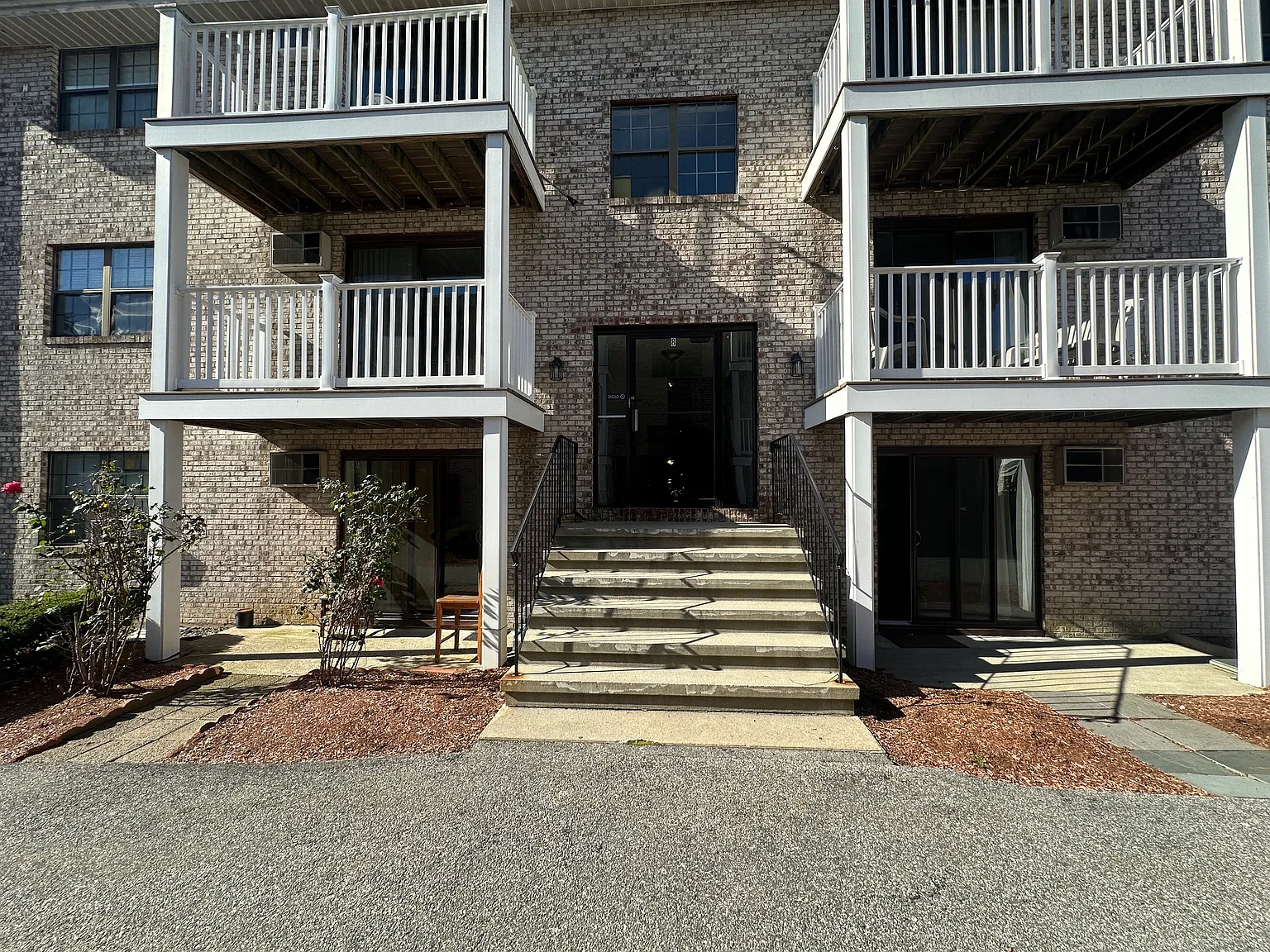 8 Kenmar Dr — Photo 1