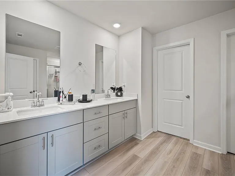 107 Meander Dr — Photo 16