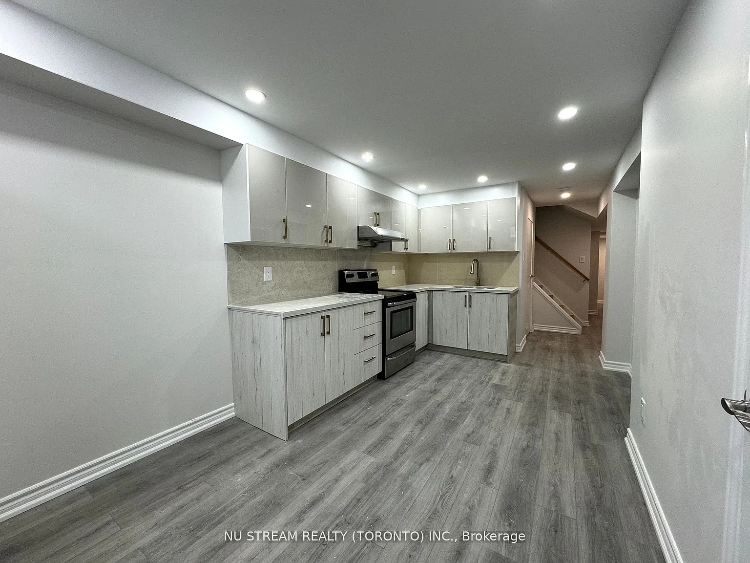 3 bed, $2,300 — Photo 4