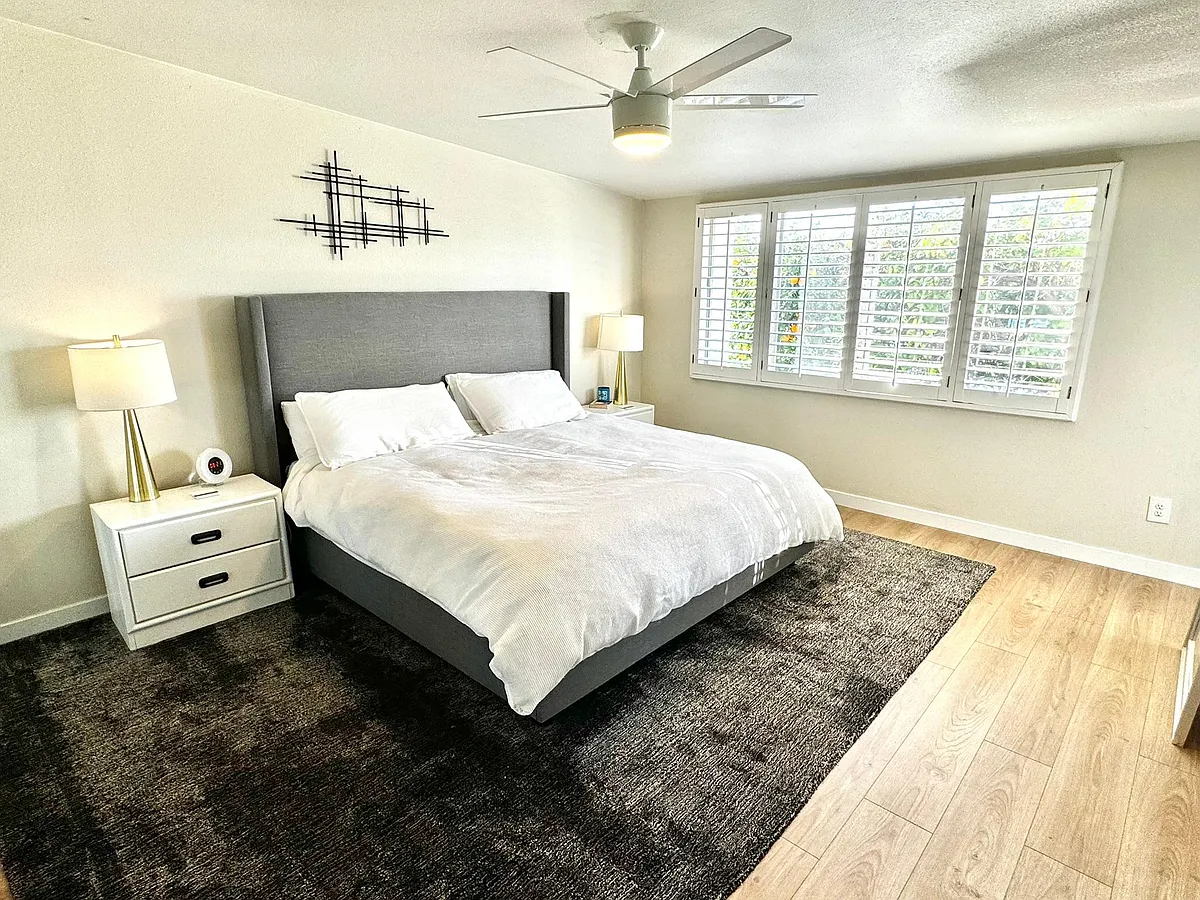 Building Photo - 932 W Oakland St