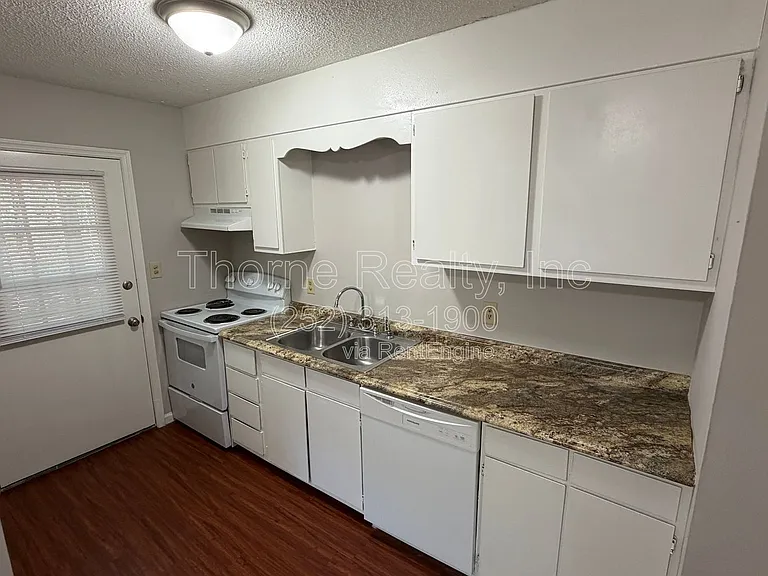 2257 Sherwood Ave — Photo 16
