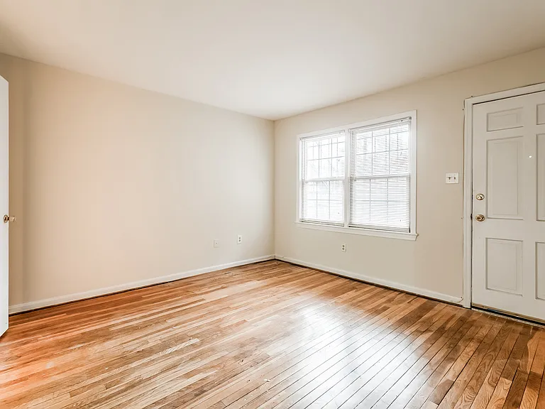 4515 Macarthur Blvd NW #A — Photo 11