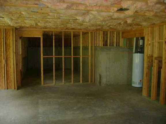 3rd image of 1865 Macby Dr