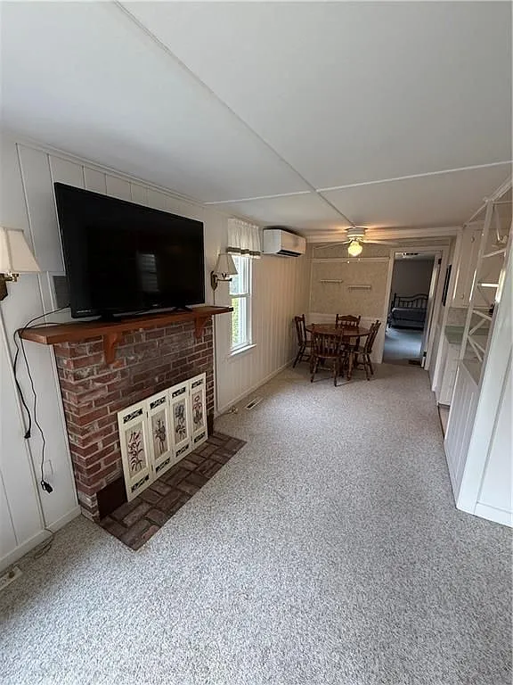 3 bed, 1.0 bath, 1280 sqft, $2,200 — Photo 4