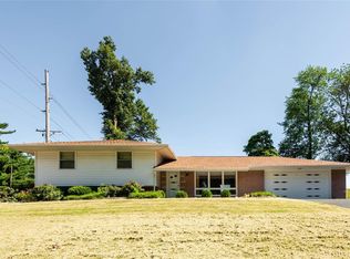 7 Par Dr, Collinsville, IL 62234