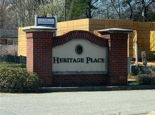 190 Rosenwald Ln, Hampton, GA 30228