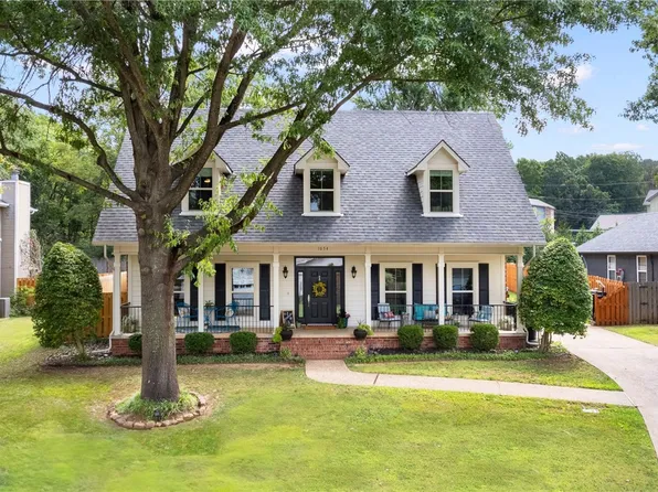 1654 N Charlee Ave, Fayetteville, AR 72703