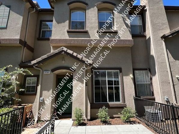 3260 Shiraz Pl