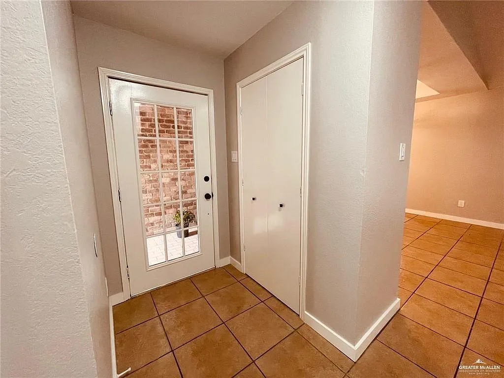 2 bed, 2.0 bath, 1544 sqft, $1,550 — Photo 2