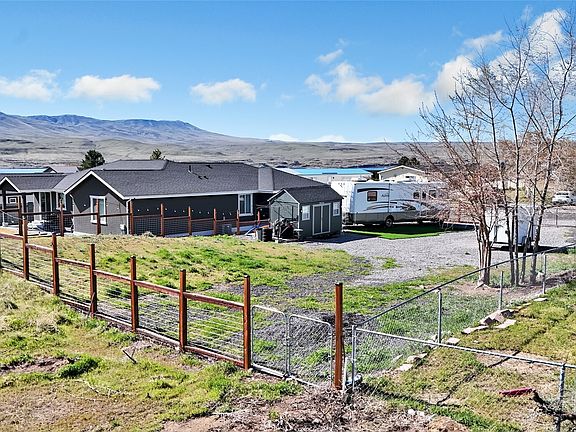 4th image of 507 SW Autumn Loop