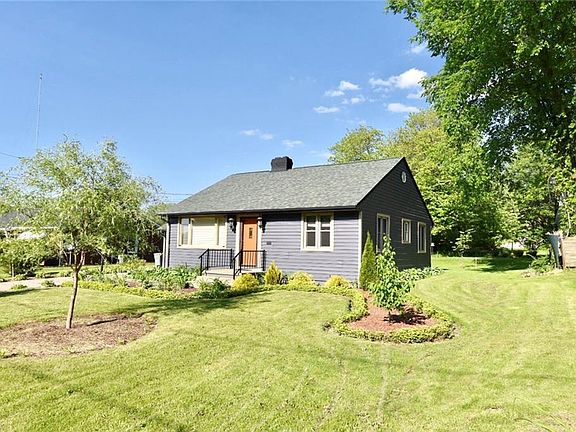 3rd image of 4949 Grover Dr