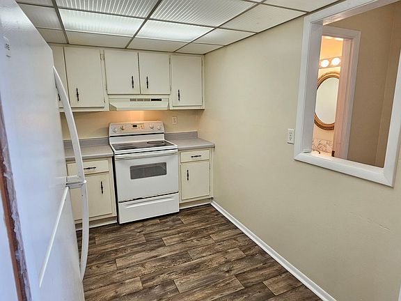 5th image of 245 Center Rd Unit 211